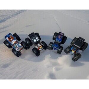 Lot Of 4 Hot Wheels Monster Jam Trucks Big Foot Bone Shaker Jam Digger